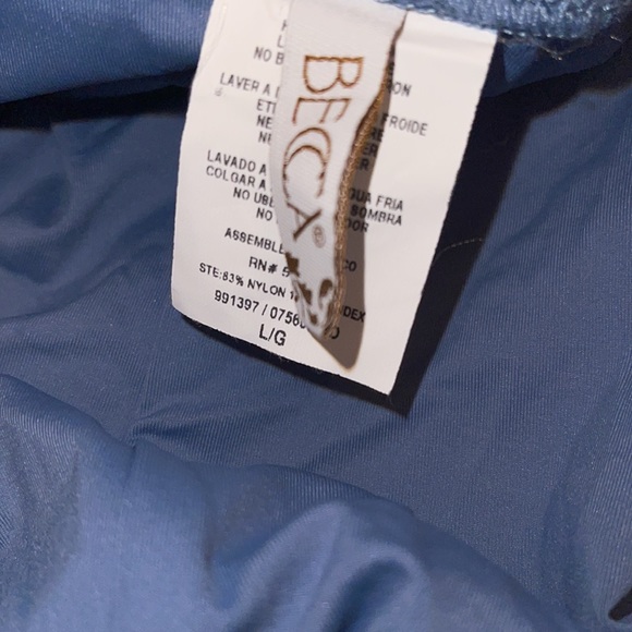 Becca One Piece - Picture 5 of 6